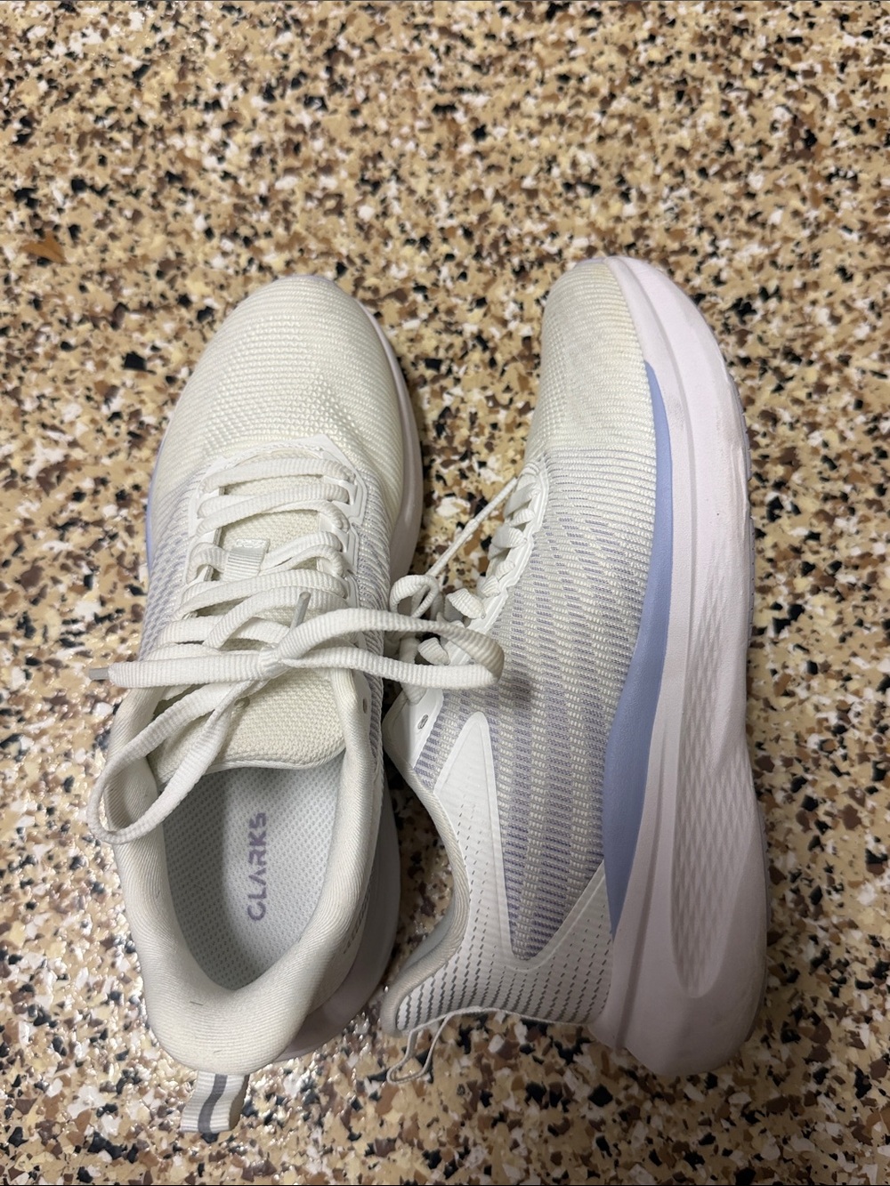Clarks Women’s Cream White Knit Athletic Sneakers with Light Blue Accent size 8